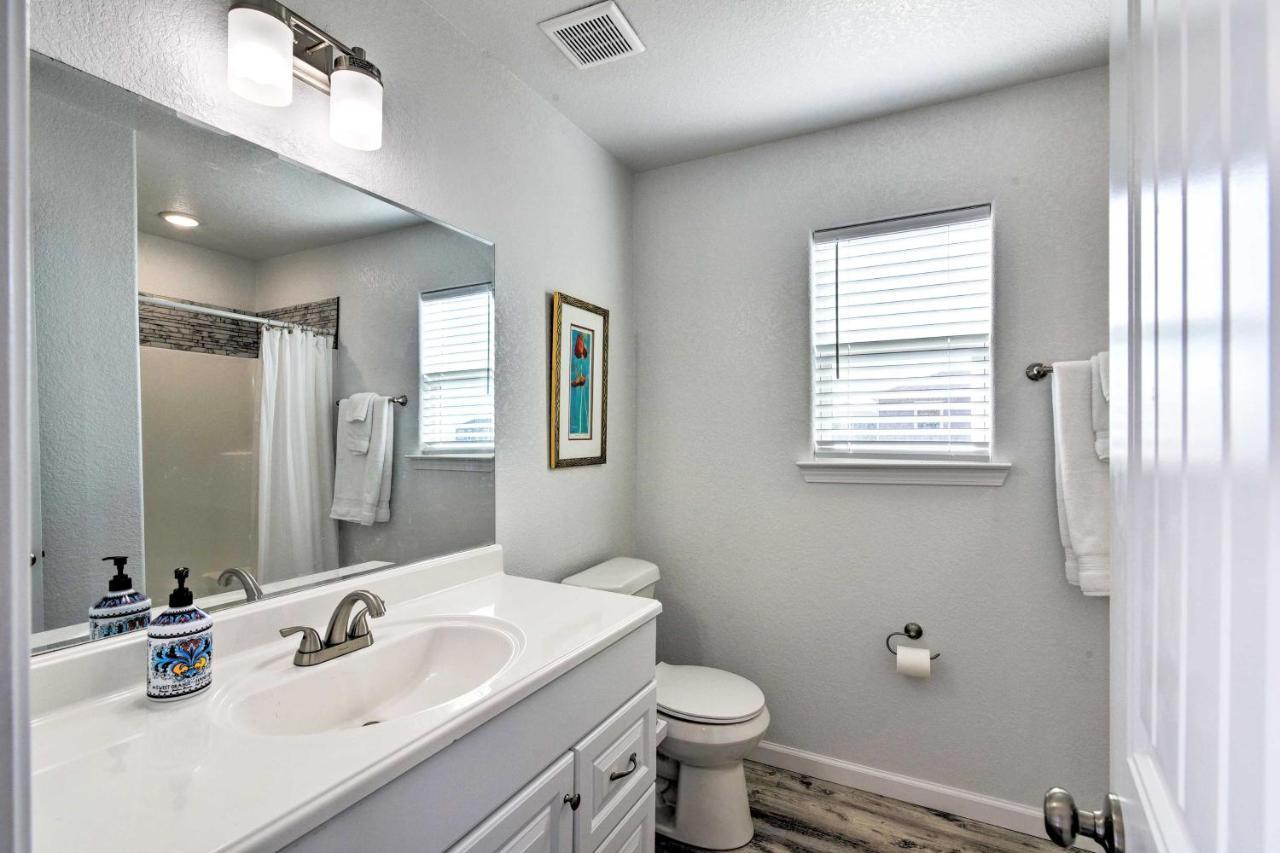 Coastal Surfside Beach House Walk To The Ocean! Extérieur photo